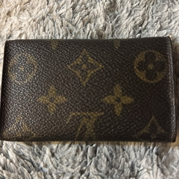 Men’s Or Women’s Preloved Louis Vuitton Key Holder! Missing 2 key holders. 6/10 - Picture 2 of 10